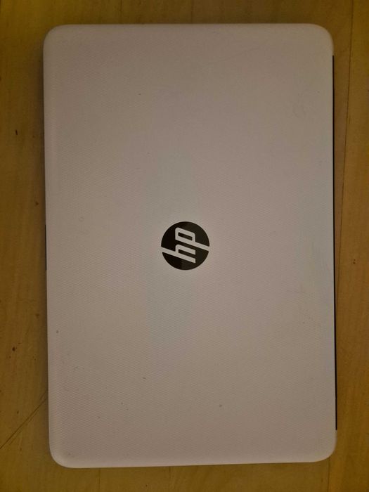 Laptop HP - i7 -6500U - Radeon R5 M330 4GB, 8GB RAM