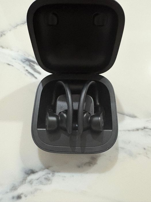Powerbeats Pro 1st gen