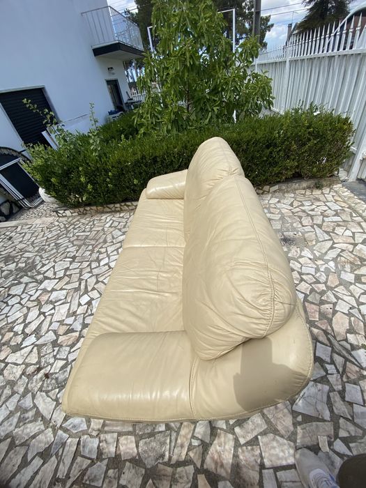 Sofá 3 Lugares Granfort em Pele Genuína + Capa