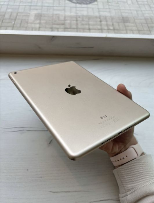 Ipad 5 Gold, екран без жодної царапинки