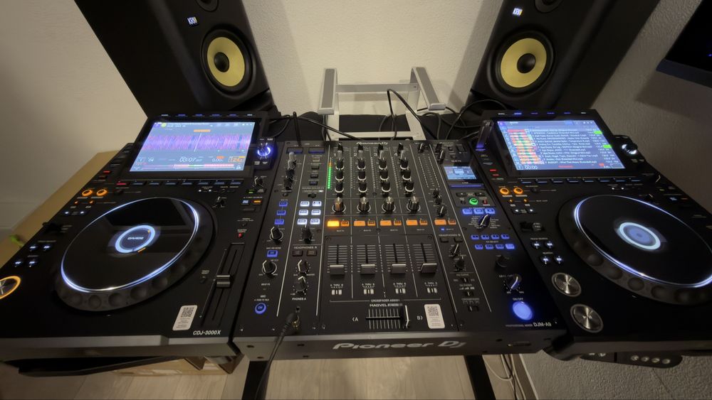 Djm A9 pioneer impecavel . Como nova .