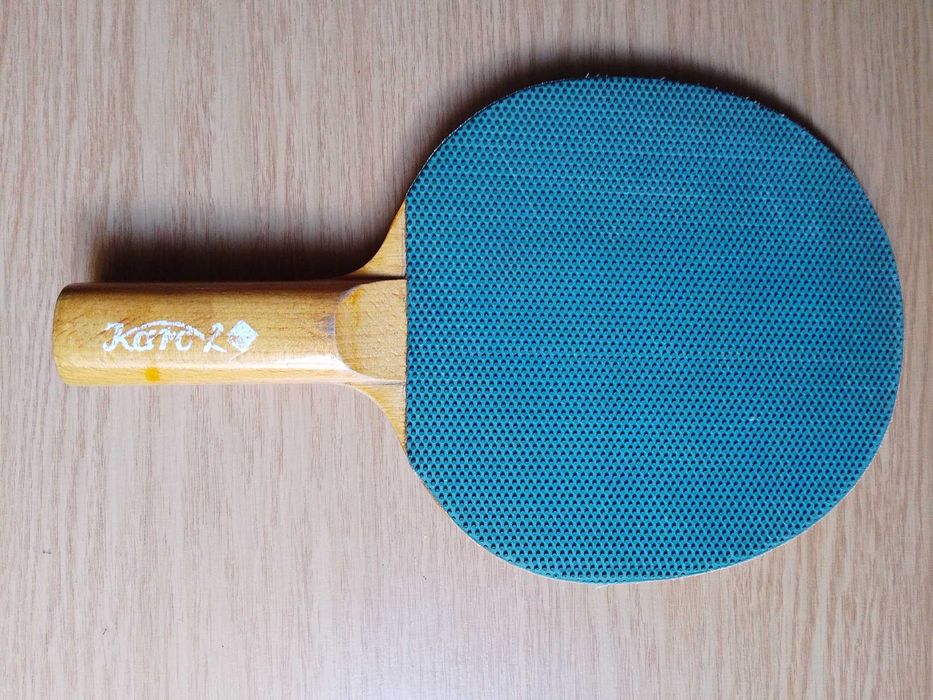 Zestaw do ping-ponga rakietka Polsport Karo 2 + Kolekcjonerskie piłeczki