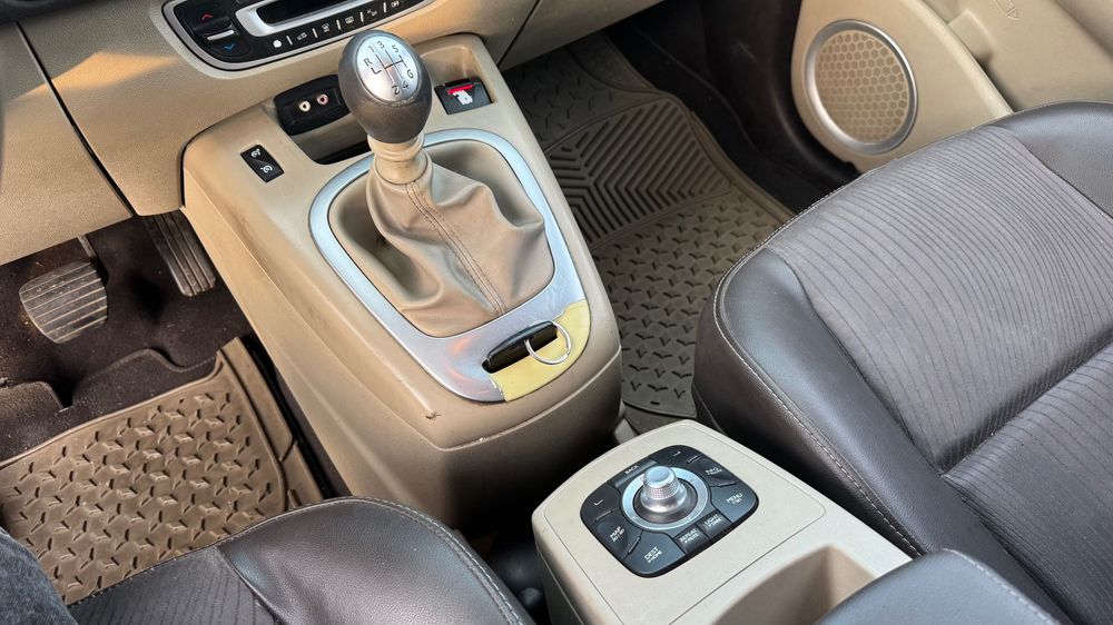 Renault Grand Scénic 2009 1.5 dCi Luxe 7L