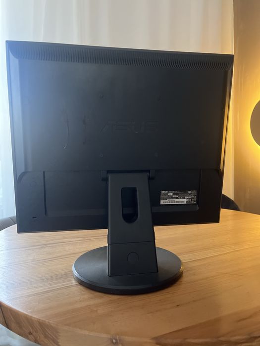 Продаю два монітори LG та ASUS