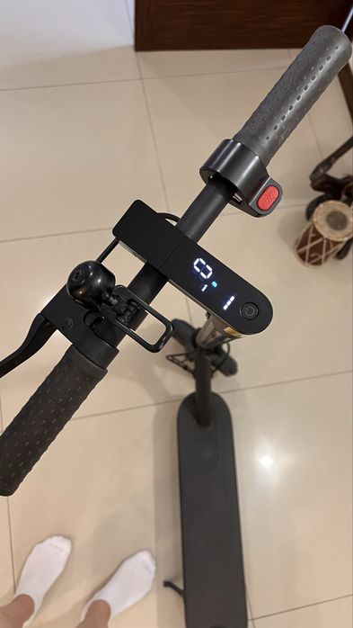 Електросамокат Xiaomi Mi Electric Scooter Pro 2 (чудовий стан)