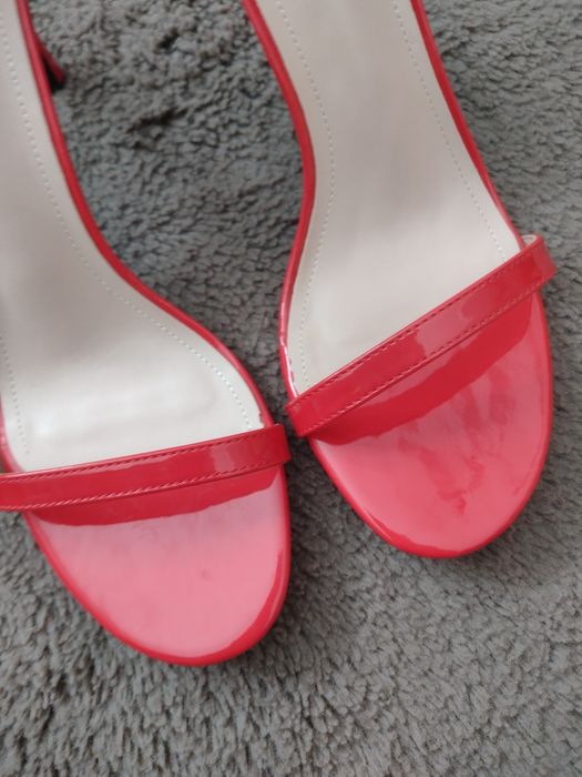 Szpilki sandały nowe czerwone 41