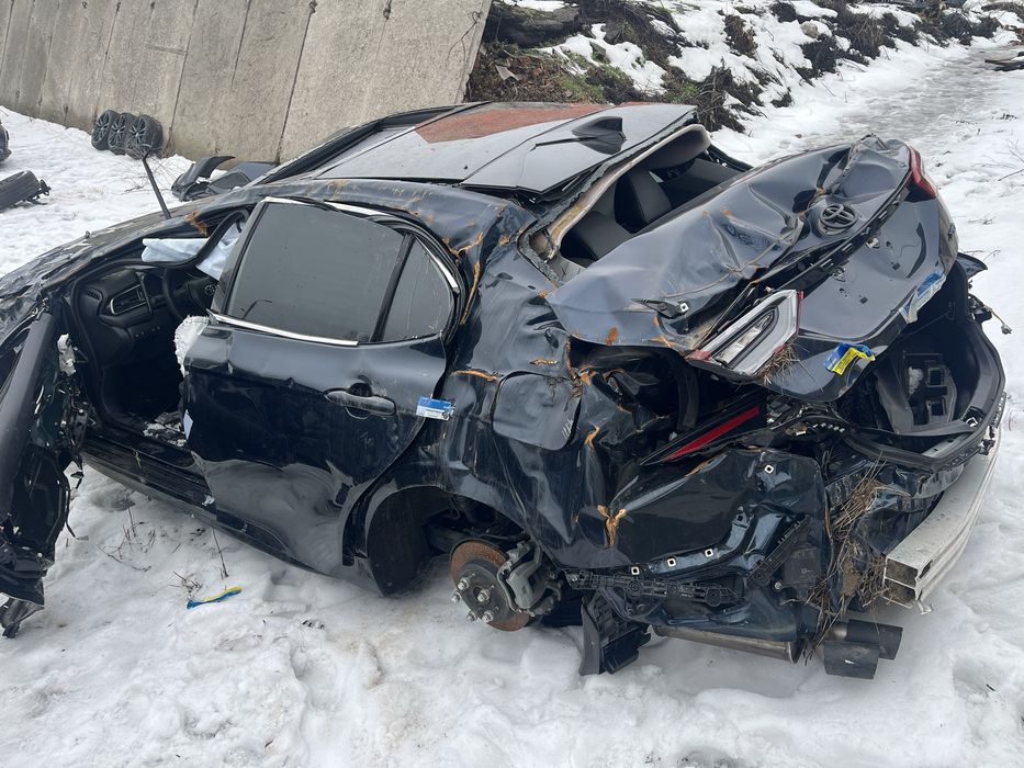 Продам Toyota camry 2020 року модельний 2021, з переоформленням