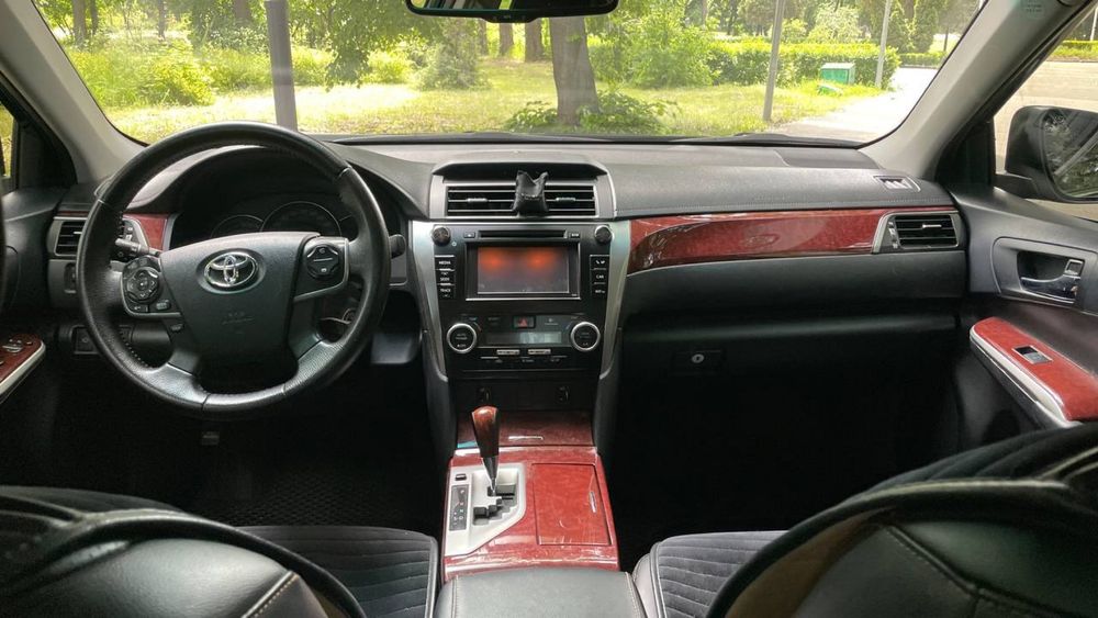 Toyota camry продаж