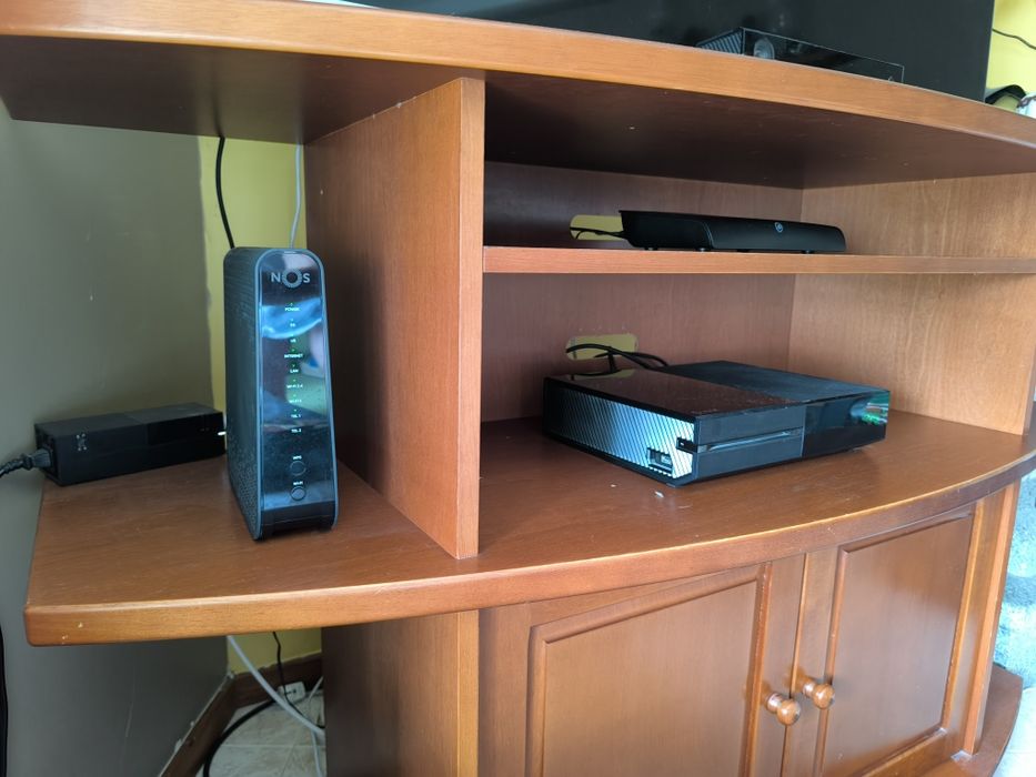 Móvel de TV de madeira