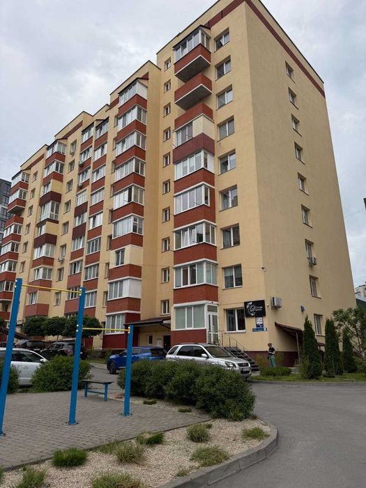 Продаж комерційного приміщення на Озерній