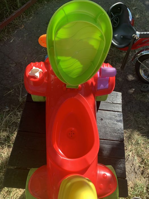 Машинка толокар Chicco