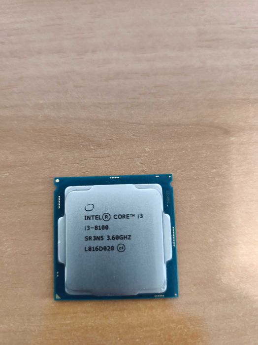 CPU Intel I3-8100510279389157140480