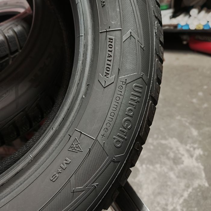 215/60/16 XL Sprzedam komplet opon zimowych Goodyear