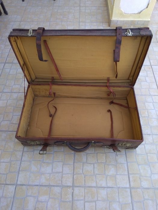 Mala viagem antiguíssima em cabedal