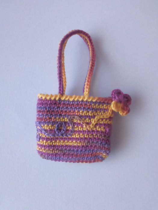 Tote bag em crochet para boneca