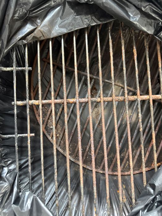Barbecue Weber 47cm in good condition.