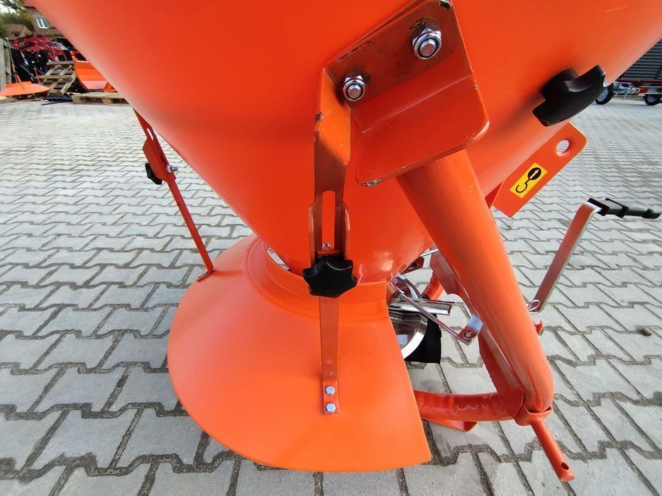 Posypywarka Soli Komunalna Drogowa Piasku Żwiru Na TUZ Do Traktora