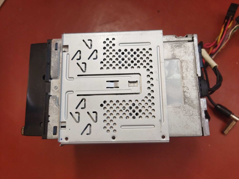 Автомагнитола 2-DIN Alpine IVA-W200Ri.