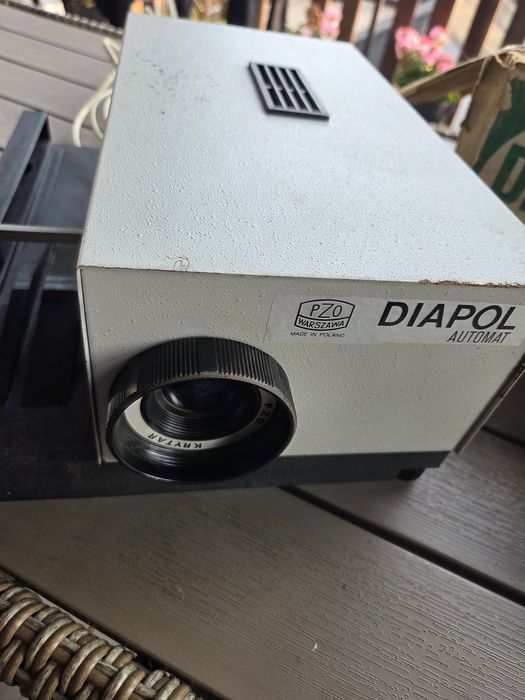 Retro zestaw PRL: Rzutnik slajdów DIAPOL Automat PZO + Ekran projekcyj