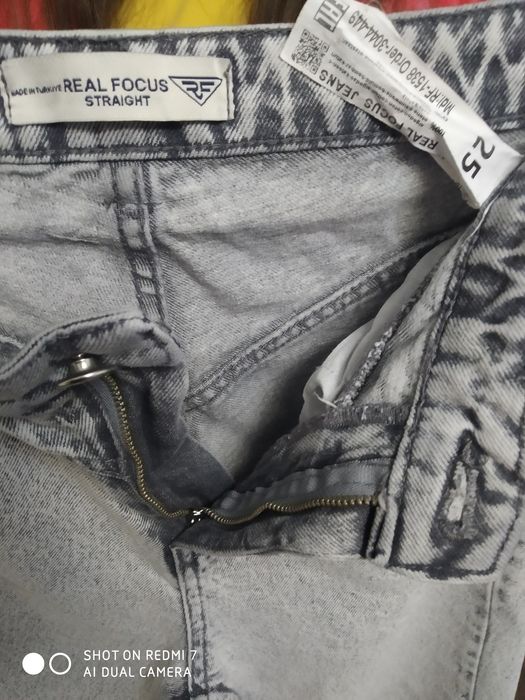 Продам джинсы на девочку подростка 12-13 лет,в очень хорошем состоянии