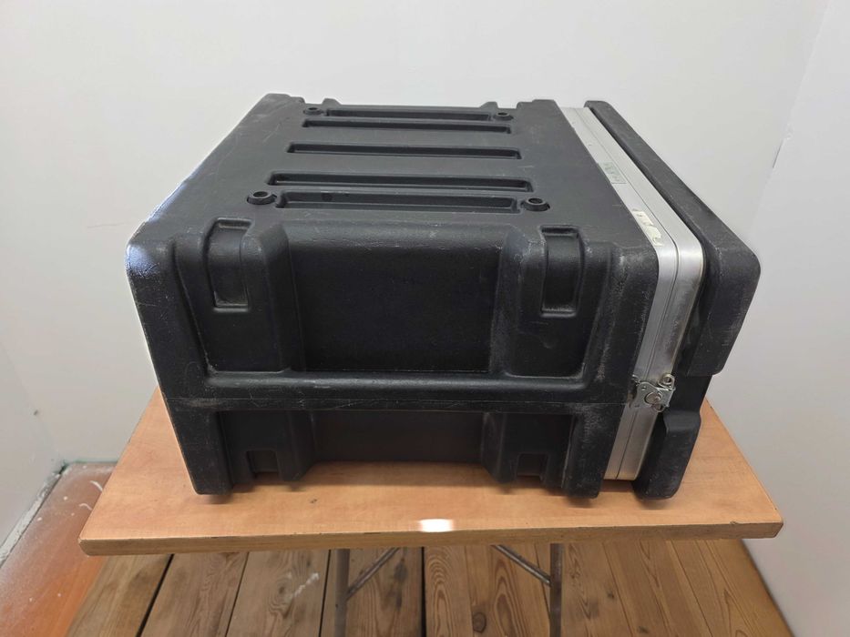 SKB 6U Molded Rack Case (1x szyna 45cm do klapy) FAKTURA