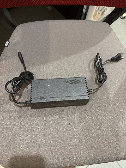 Зарядний пристпій 14,6V 10A LiFePo4