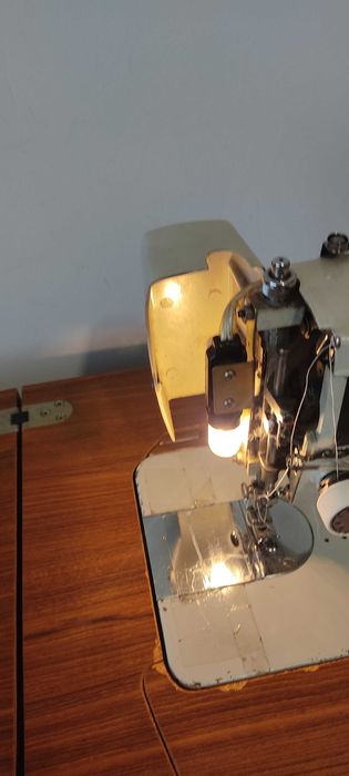 Máquina de costura usada