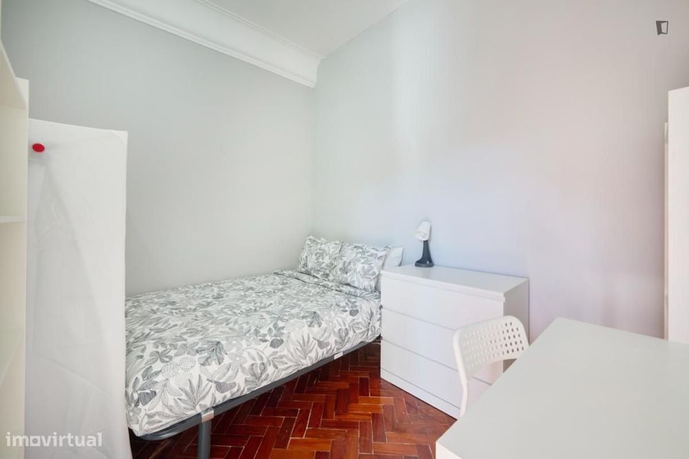 Quarto - localizado em Saldanha Lisbon
