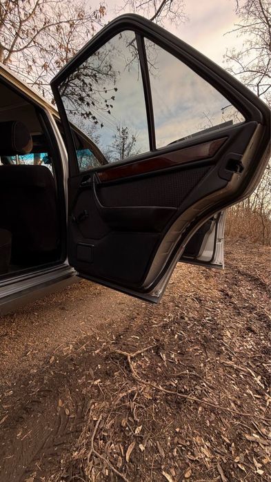 Продам MERCEDES 124