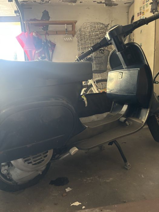 Vespa pk  azul marinho , precisa de afinar e mudar velas , 50 c