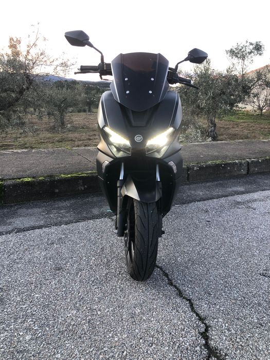Vendo scooter 125 keewey como apenas 6mil KM