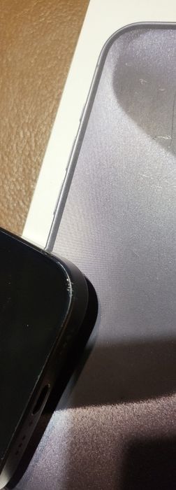 iPhone 15 pro Titanium