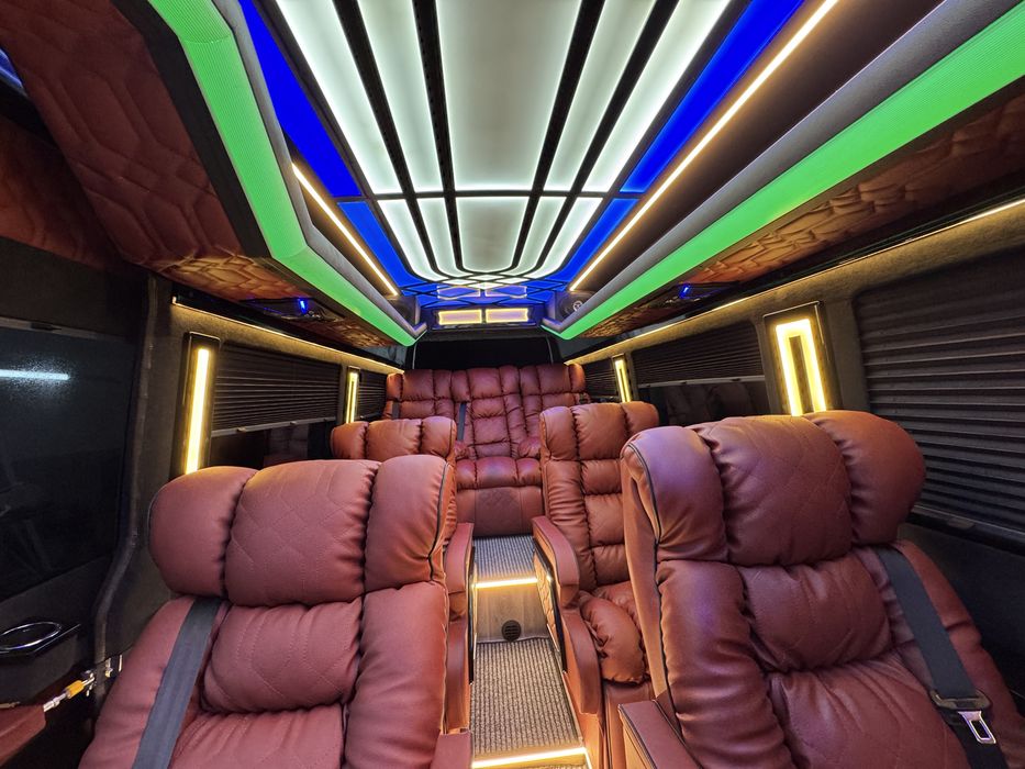 Переобладнання, обшивка салона перетяжка сидений потолка карт руля