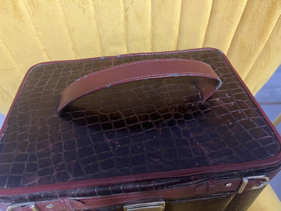 Kuferek na biżuterie