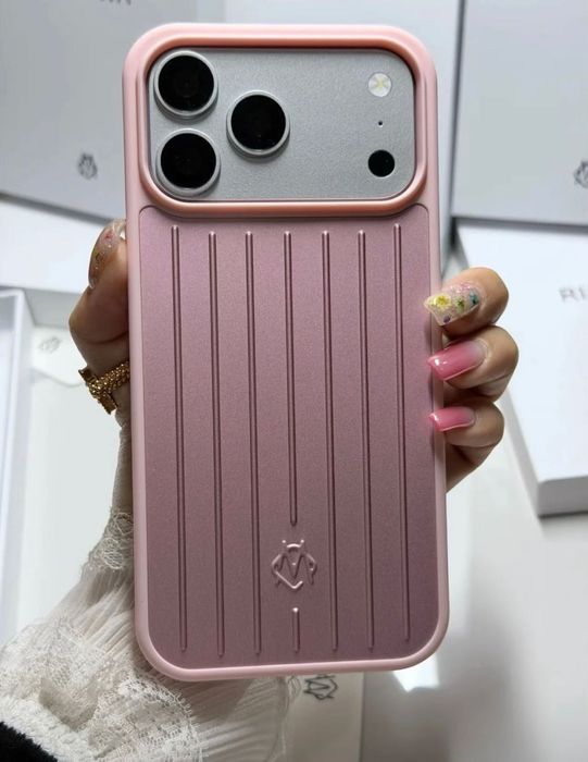 Чохол Rimowa на iPhone 17 pro max та 17 pro silver металевий