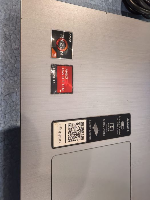 Laptop komputer Lenovo idea pad 3-17 8GB ram 512 ssd ryzen3