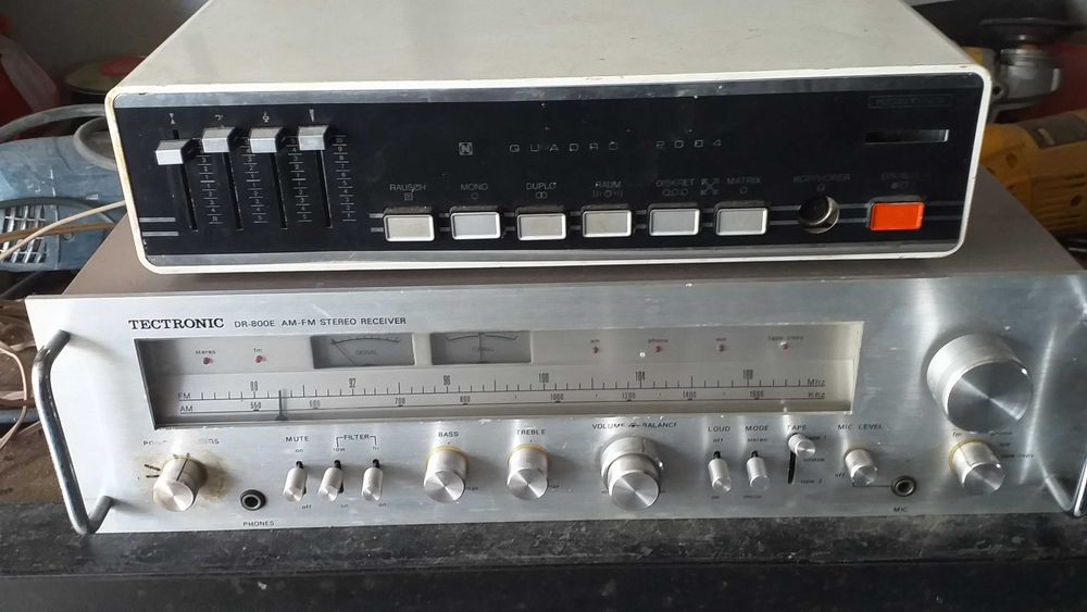 Receptor Estéreo AM-FM Tectonic DR-800E