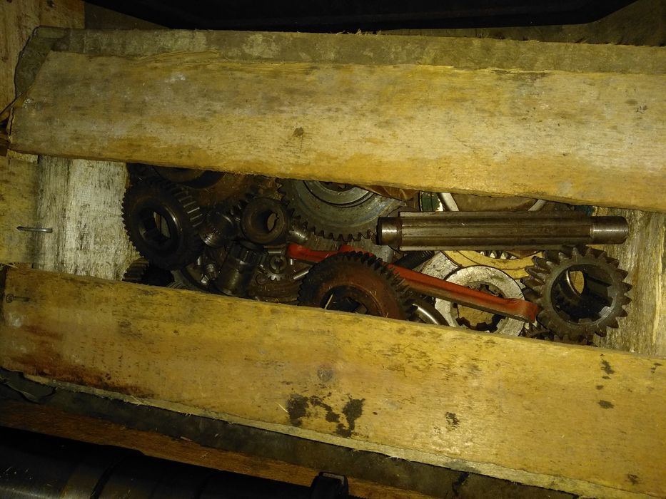 цепь, лента тормозная,червяк , шпиндель , запчасти к станкам