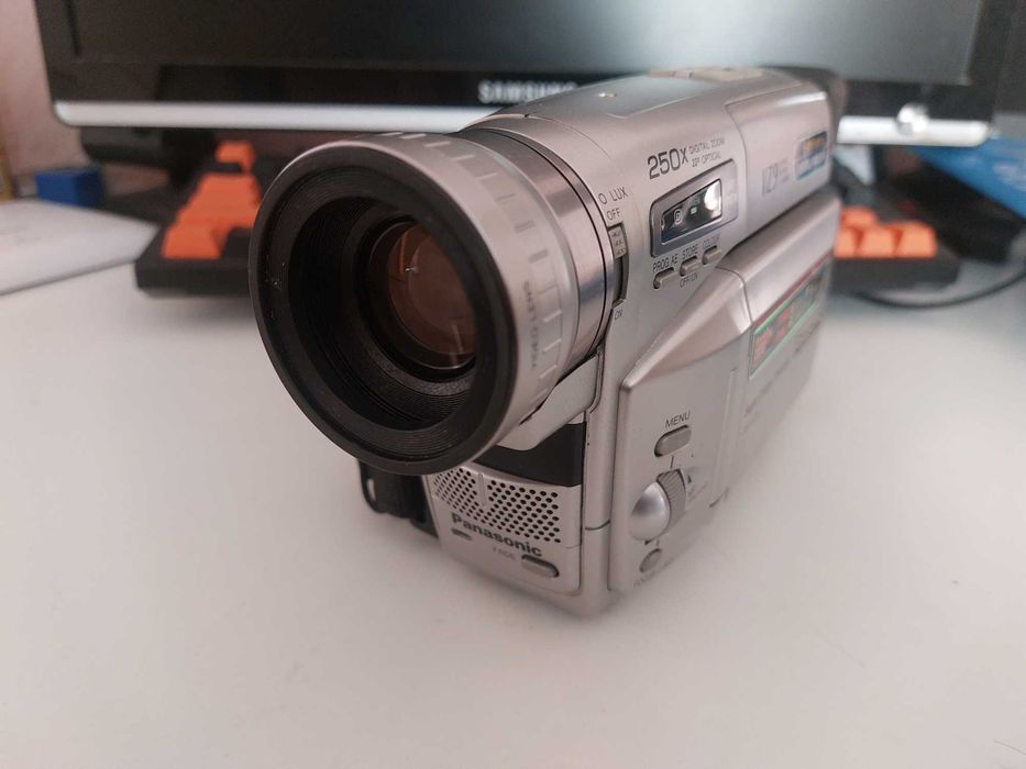 Видеокамера кассетная Panasonic NV-VZ9EU