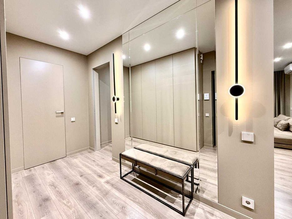 Автономна Інвертор Джона Маккейна 3А ЖК Французький квартал 2 Печерськ