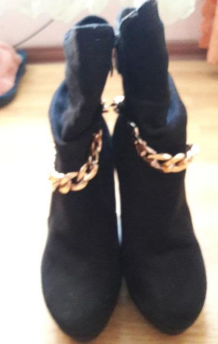 Полуботінки. Взувались мало