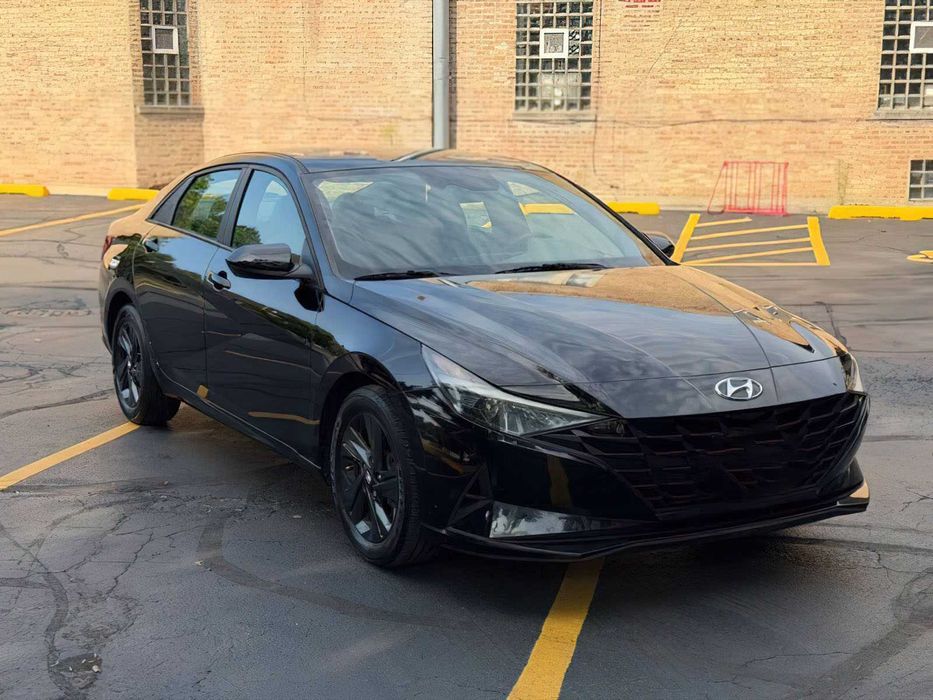 Hyundai Elantra      2022