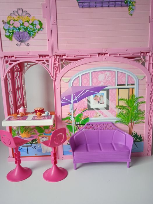 Domek Barbie piętrowy Mattel