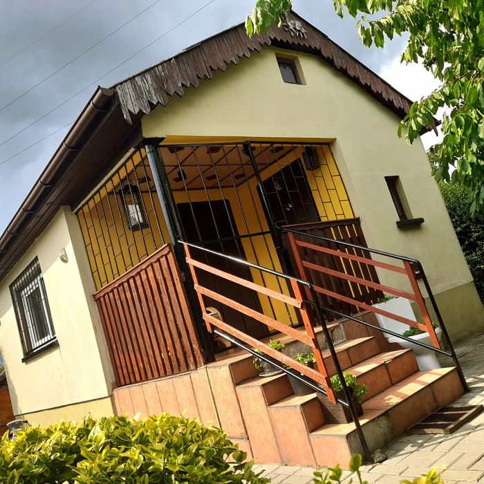 Działka ROD. Murowany dom, wędzarnia.