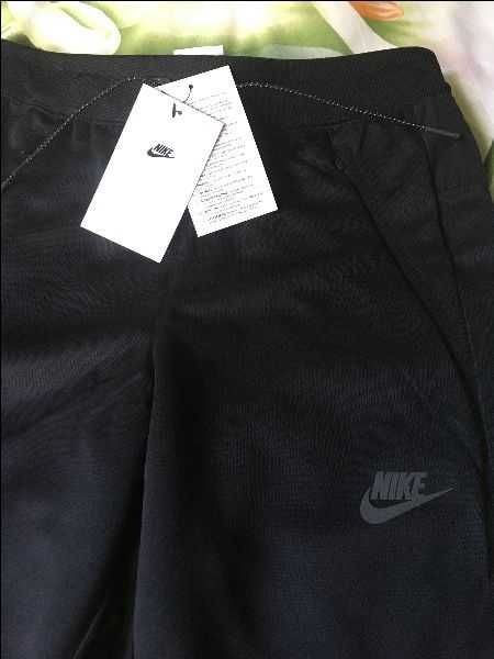 NOWE Spodnie Nike Air Max