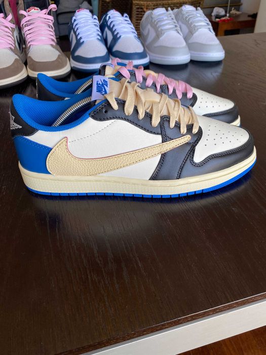 Jordan 1 low travis fragments x Travis Scott