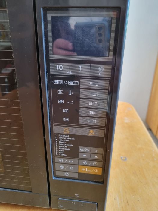 Kuchenka Sharp R-8R50B