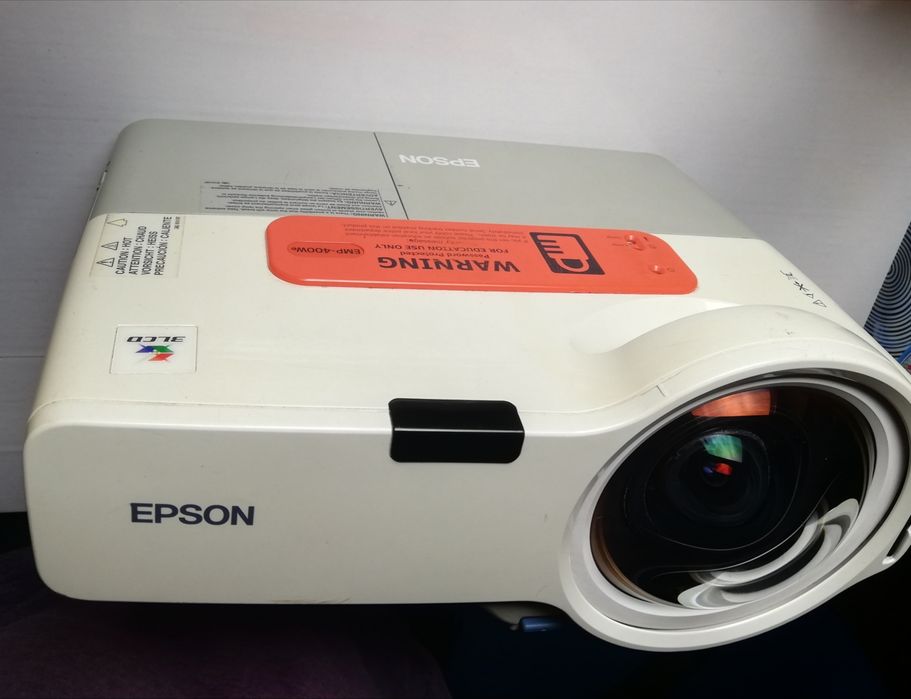 Epson 400w projektor 1800 lumenów