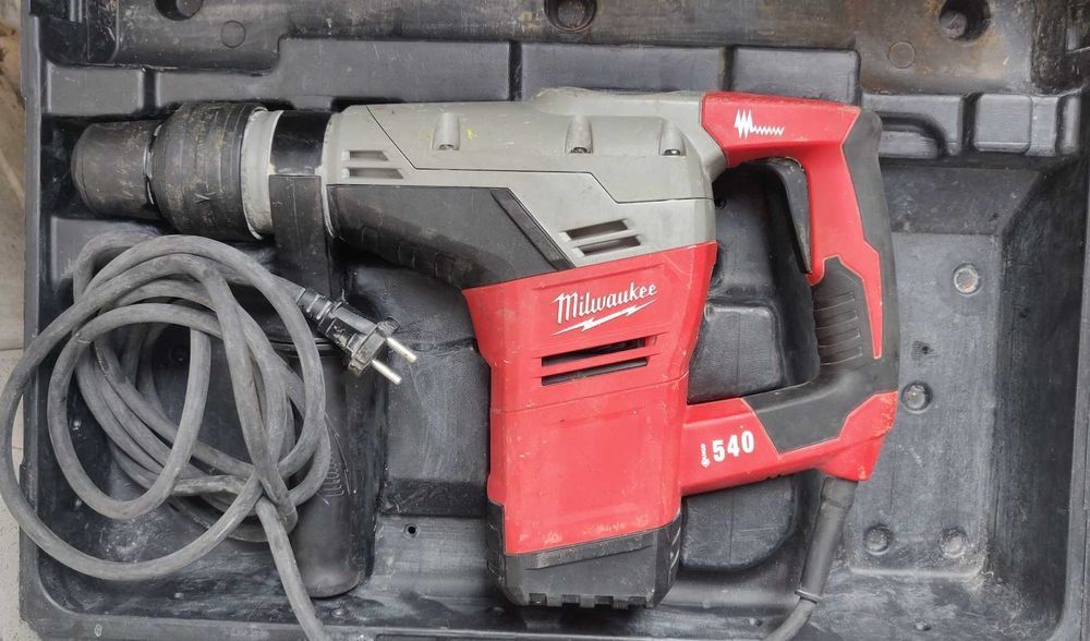 Перфоратор Milwaukee Kengo 545 S SDS max