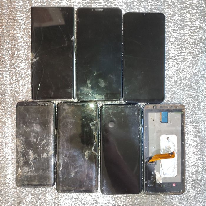 Лот телефонів  Samsung